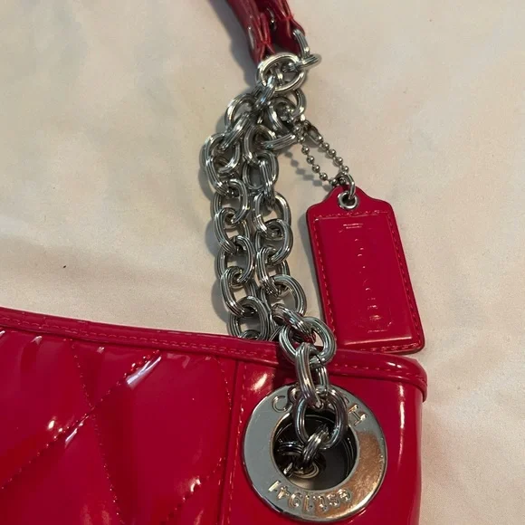 Coach Poppy Liquid Glass Red Quilted Shoulder Bag!! Needs TLC Great Bone… - Picture 3 of 16
